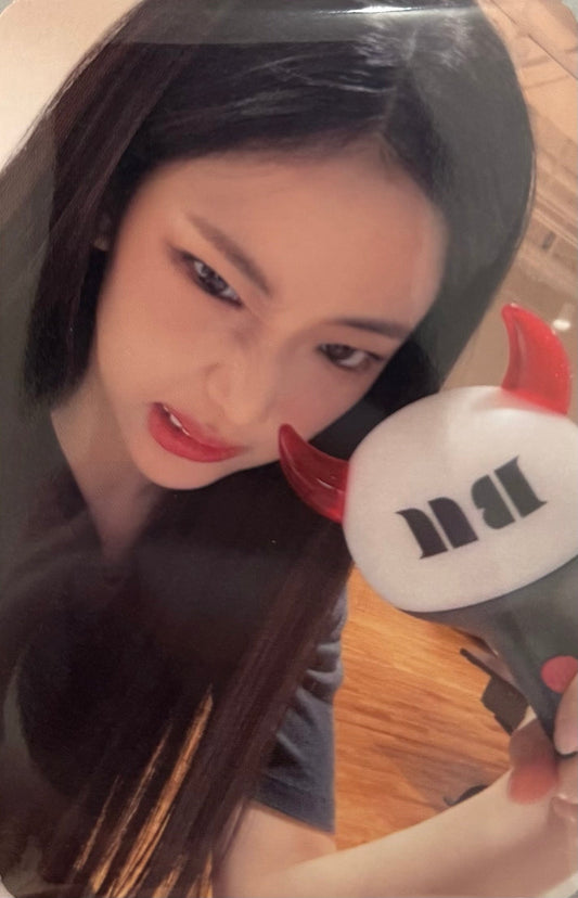 BABYMONSTER - OFFICIAL LIGHT STICK Benefit Photocard