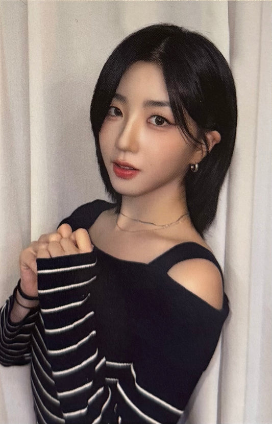 tripleS – '2025 SEASON’S GREETINGS tripleSchool' Pre-Order Benefit Photocards