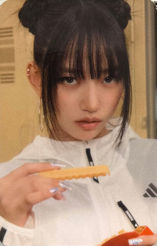 MEOVV - 'MY EYES OPEN VVIDE' YG SELECT Pre-Order Benefit Photocards