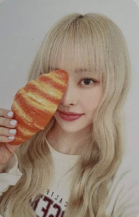 LOOSSEMBLE – 'OFFICIAL LIGHT STICK' COKODIVE Pre-Order Benefit Photocards