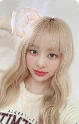 LOOSSEMBLE – 'OFFICIAL LIGHT STICK' Photocards