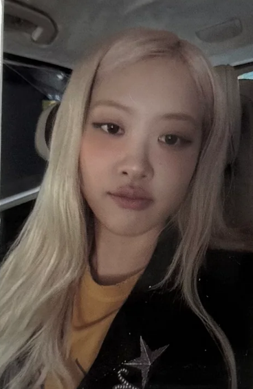 ROSÉ - ‘rosie’ YG Pre-Order Benefit Photocards