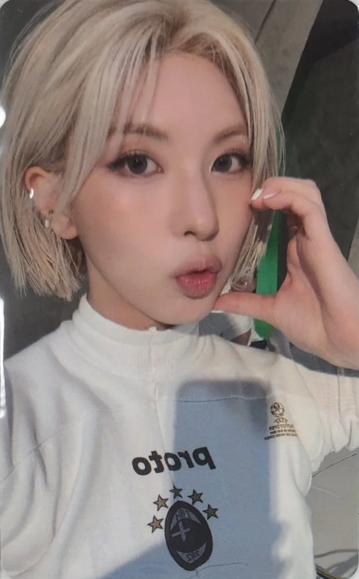 NMIXX - 'Fe3O4: FORWARD' JYPSHOP Pre-Order Benefit Photocards